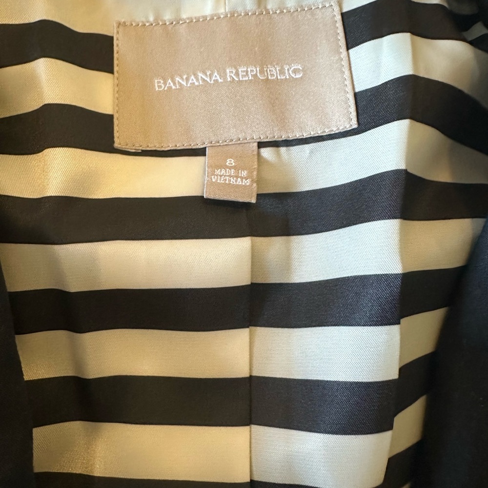 Banana Republic Black Blazer with Striped Lining - Picture 7 of 7